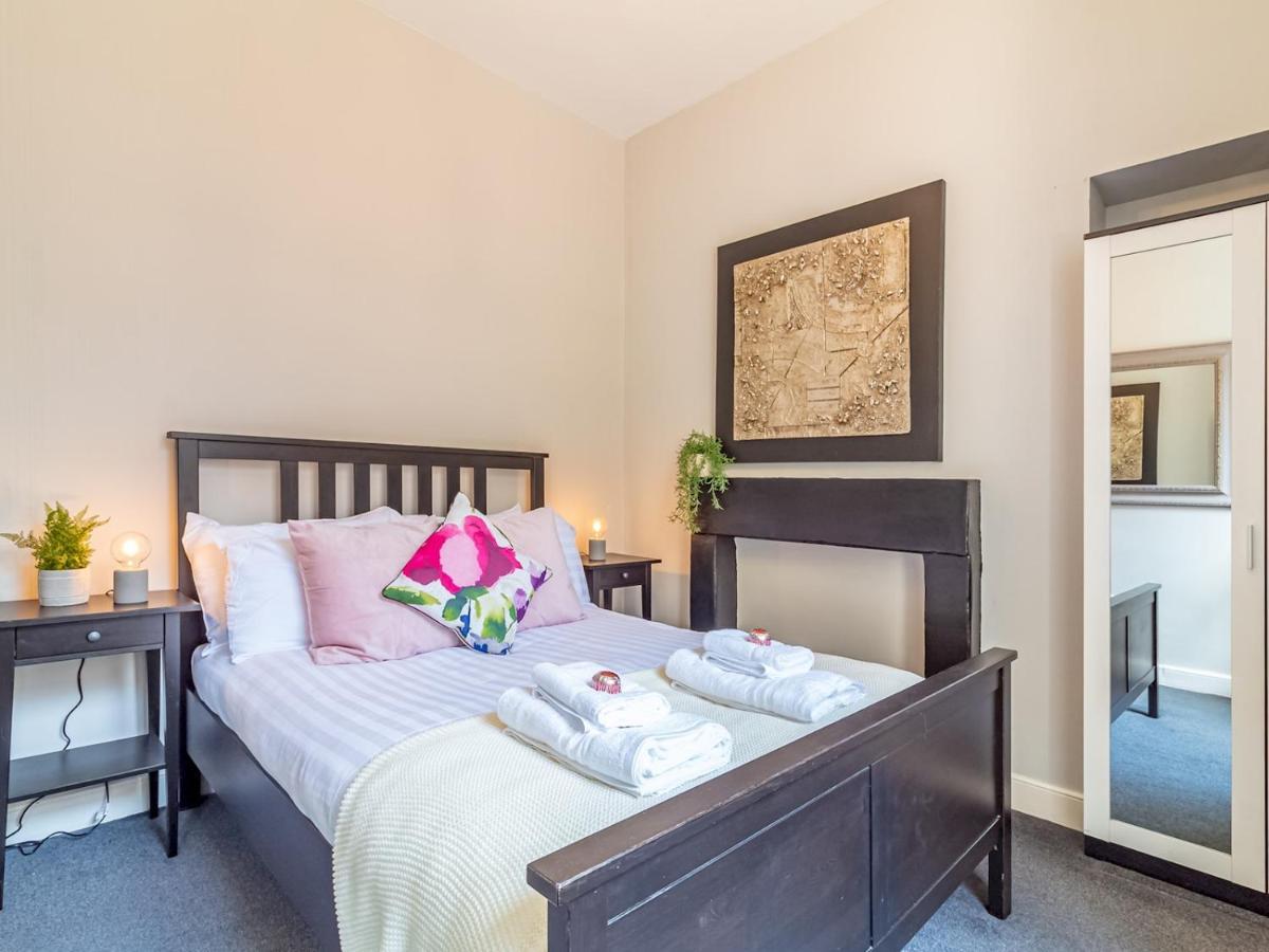 Pass The Keys Spacious And Homely Flat On The Royal Mile إدنبرة المظهر الخارجي الصورة
