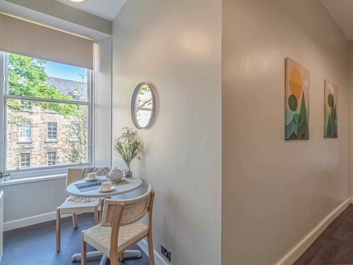 Pass The Keys Spacious And Homely Flat On The Royal Mile إدنبرة المظهر الخارجي الصورة