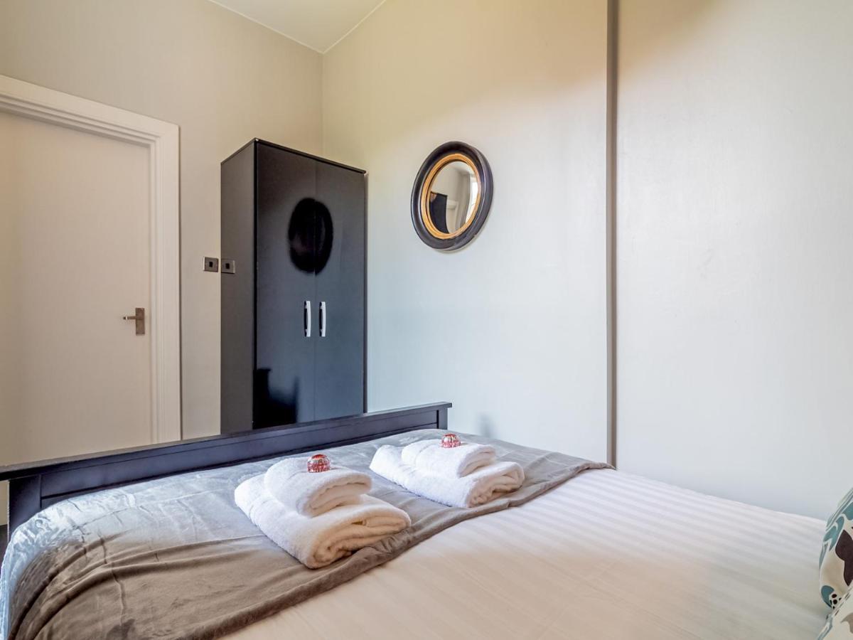 Pass The Keys Spacious And Homely Flat On The Royal Mile إدنبرة المظهر الخارجي الصورة