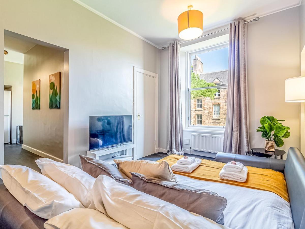 Pass The Keys Spacious And Homely Flat On The Royal Mile إدنبرة المظهر الخارجي الصورة