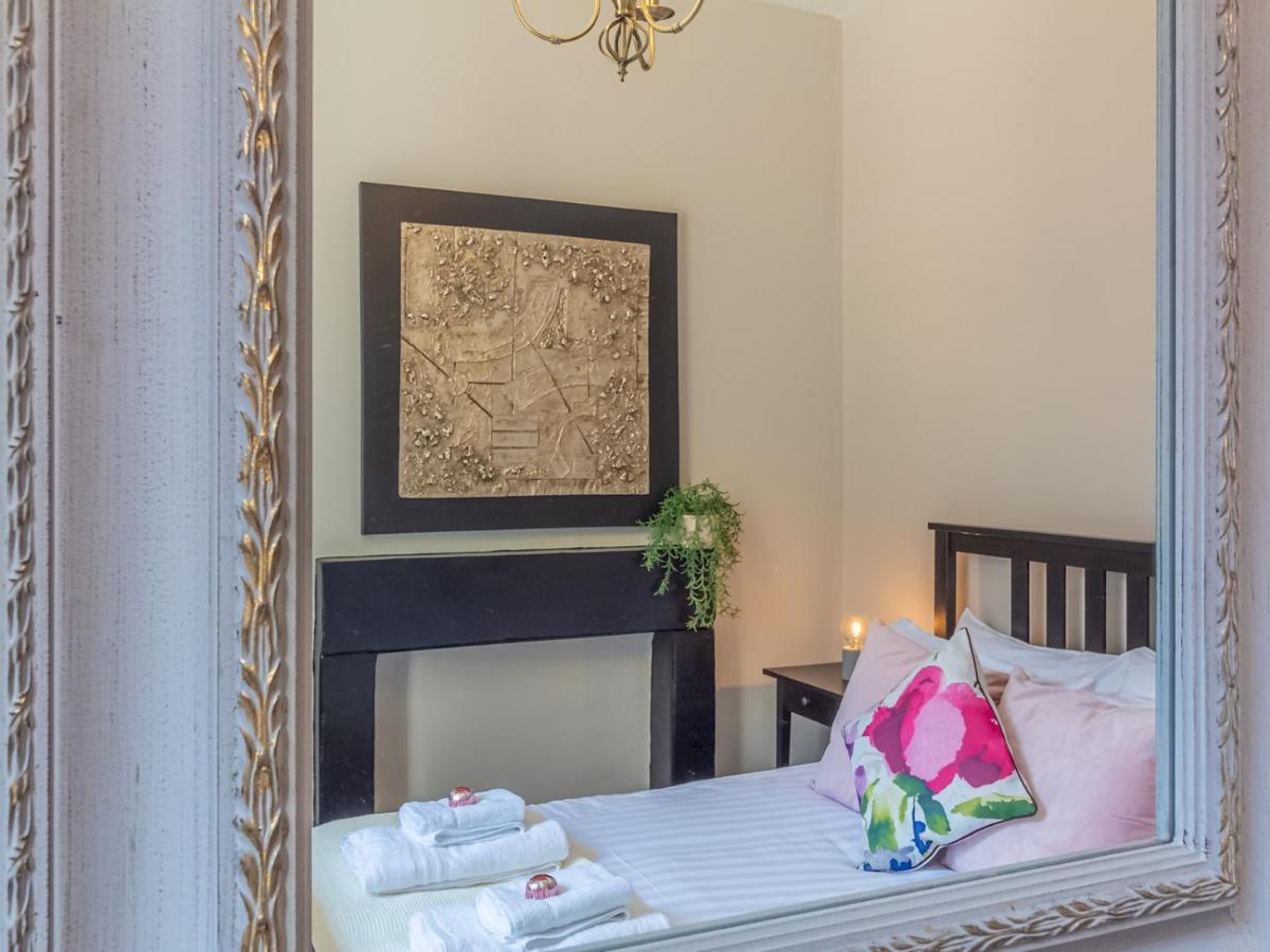 Pass The Keys Spacious And Homely Flat On The Royal Mile إدنبرة المظهر الخارجي الصورة