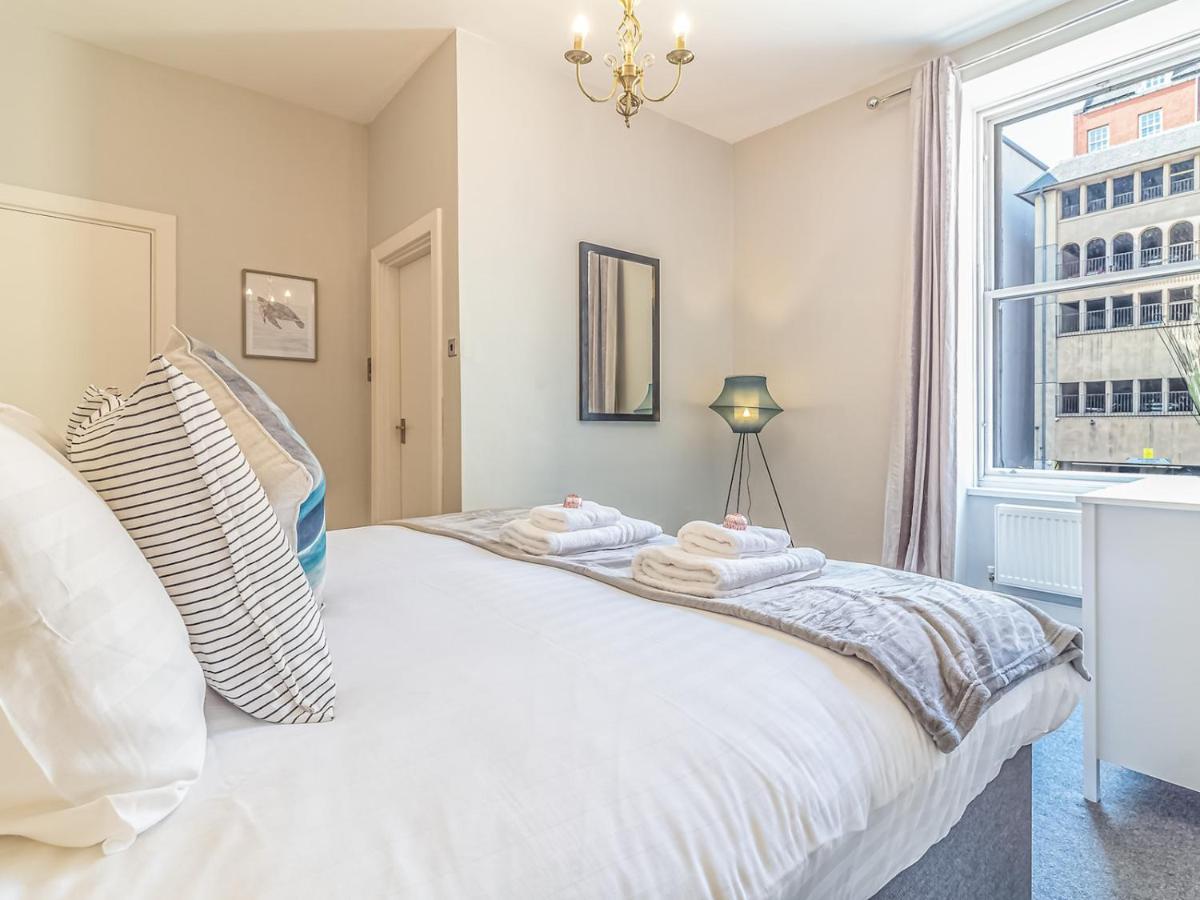 Pass The Keys Spacious And Homely Flat On The Royal Mile إدنبرة المظهر الخارجي الصورة