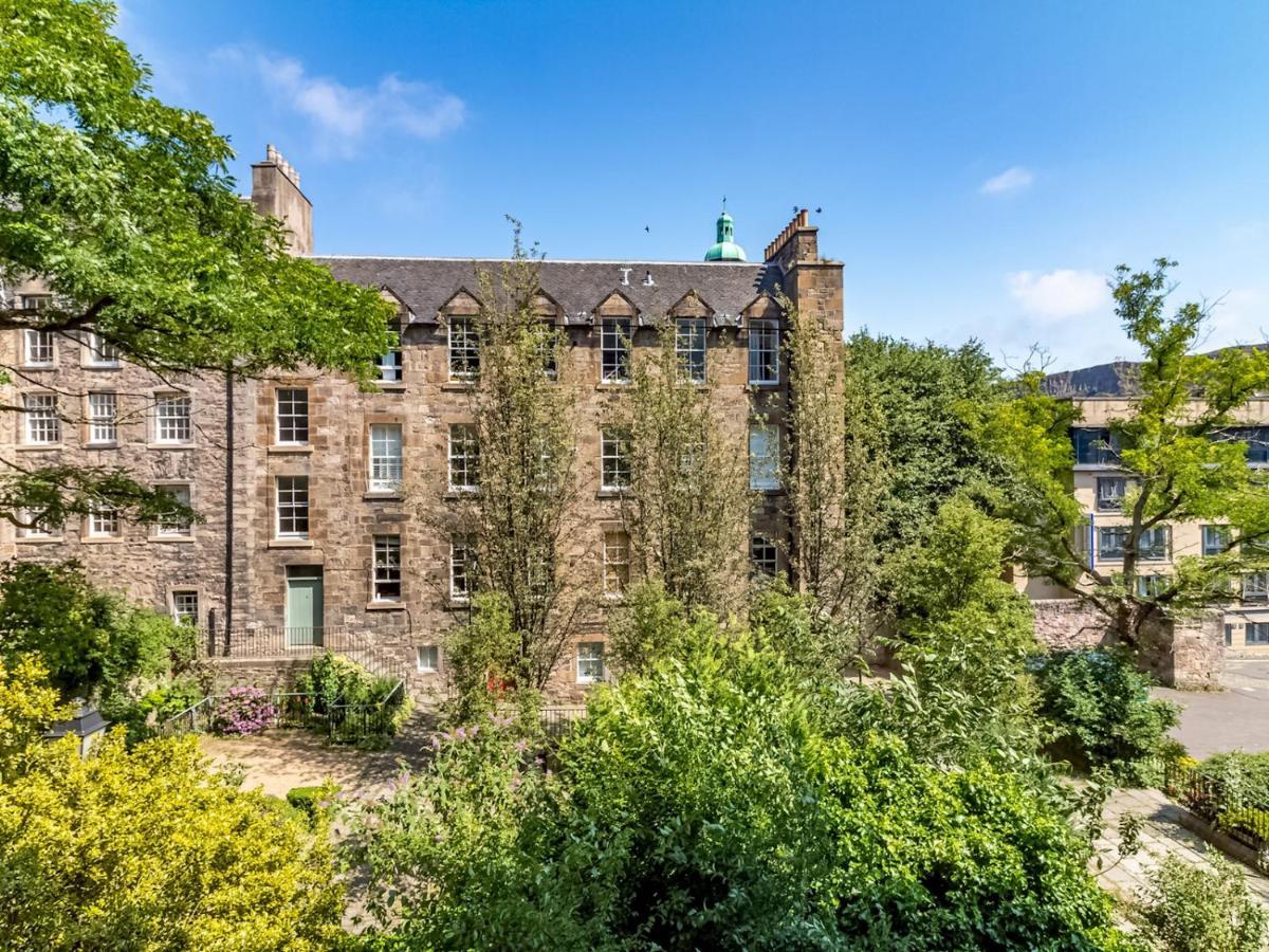 Pass The Keys Spacious And Homely Flat On The Royal Mile إدنبرة المظهر الخارجي الصورة