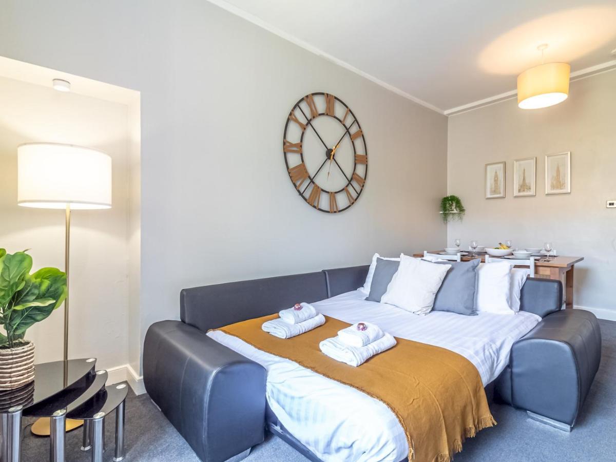 Pass The Keys Spacious And Homely Flat On The Royal Mile إدنبرة المظهر الخارجي الصورة