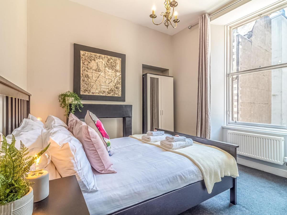 Pass The Keys Spacious And Homely Flat On The Royal Mile إدنبرة المظهر الخارجي الصورة
