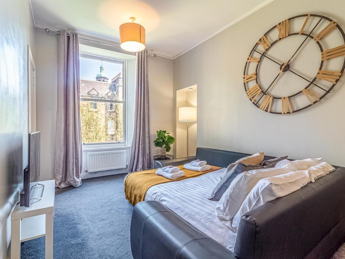 Pass The Keys Spacious And Homely Flat On The Royal Mile إدنبرة المظهر الخارجي الصورة
