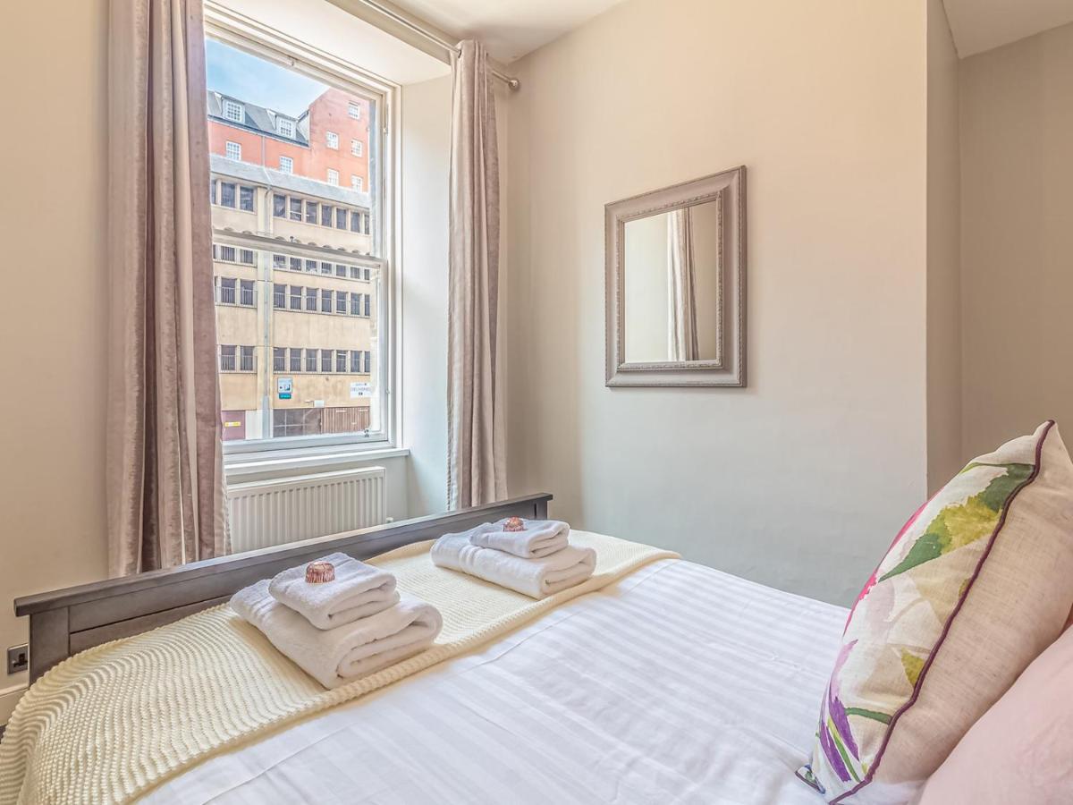 Pass The Keys Spacious And Homely Flat On The Royal Mile إدنبرة المظهر الخارجي الصورة